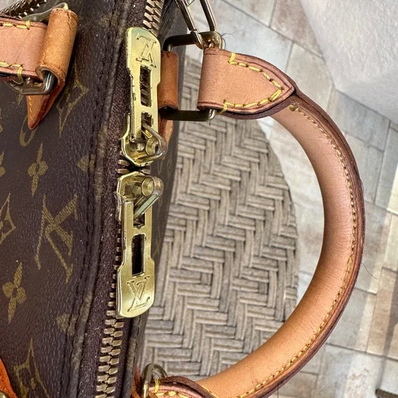 Louis Vuitton Alma PM Handbag - Picture 2 of 11
